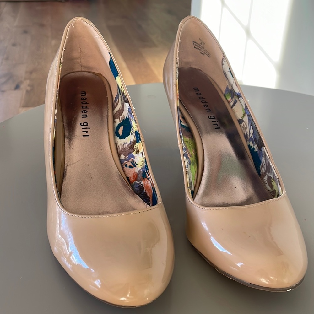 Madden Girl Women’s Nude Bevin pump